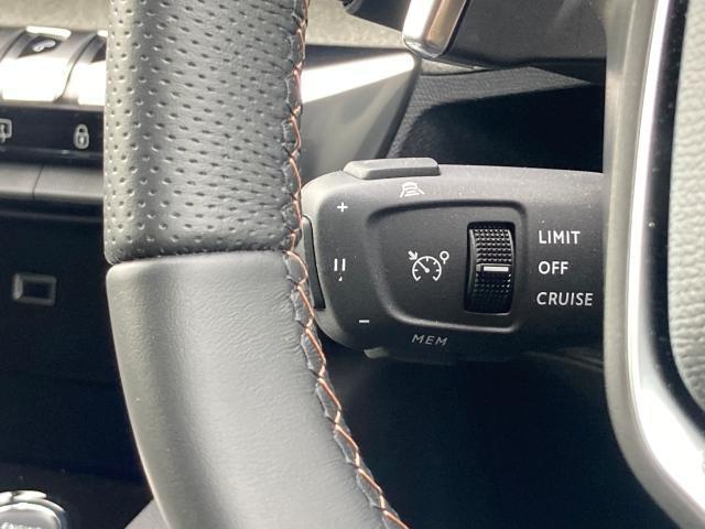 ３００８ ＧＴ　ブルーＨＤｉ　パノラミックサンルーフ　純正ナビ　ドライブレコーダー前後　ＡｐｐｌｅＣａｒＰｌａｙ／ＡｎｄｒｏｉｄＡｕｔｏ　新車保証継承＋認定中古車保証１年間付き（8枚目）