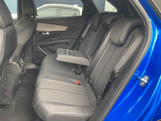 ３００８ ＧＴ　ブルーＨＤｉ　パノラミックサンルーフ　純正ナビ　ドライブレコーダー前後　ＡｐｐｌｅＣａｒＰｌａｙ／ＡｎｄｒｏｉｄＡｕｔｏ　新車保証継承＋認定中古車保証１年間付き（11枚目）