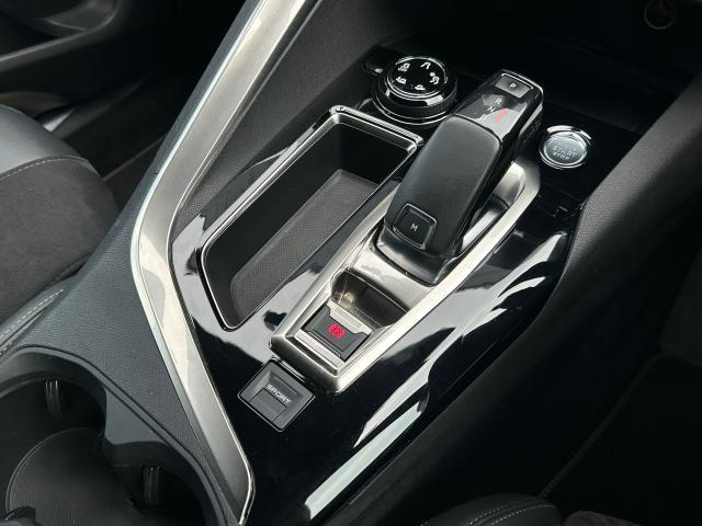 ５００８ ＧＴ　ブルーＨＤｉ　ファーストクラスパッケージ（パノラミックサンルーフ／運転席メモリー機能付きパワーシート／フロントシートヒーター／フロントカメラ／パークアシスト）ドラレコ前後　フロント＆バックソナー　認定中古車保証１年（6枚目）
