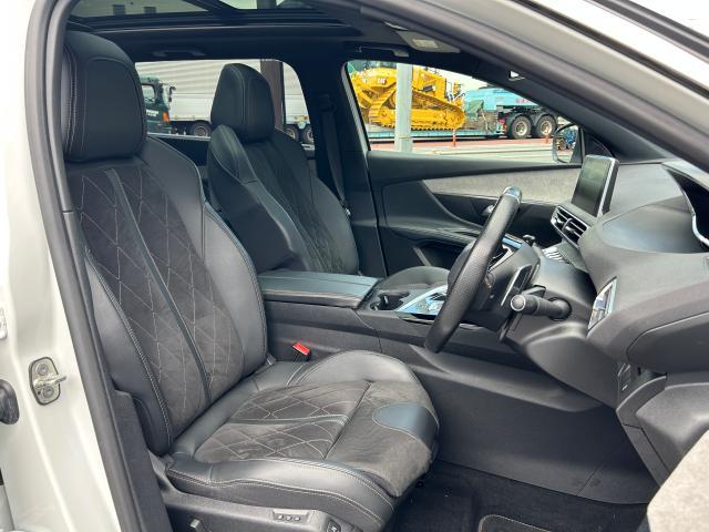 ５００８ ＧＴ　ブルーＨＤｉ　ファーストクラスパッケージ（パノラミックサンルーフ／運転席メモリー機能付きパワーシート／フロントシートヒーター／フロントカメラ／パークアシスト）ドラレコ前後　フロント＆バックソナー　認定中古車保証１年（10枚目）