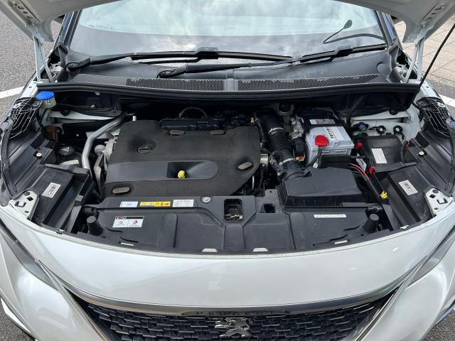 ５００８ ＧＴ　ブルーＨＤｉ　ファーストクラスパッケージ（パノラミックサンルーフ／運転席メモリー機能付きパワーシート／フロントシートヒーター／フロントカメラ／パークアシスト）ドラレコ前後　フロント＆バックソナー　認定中古車保証１年（16枚目）