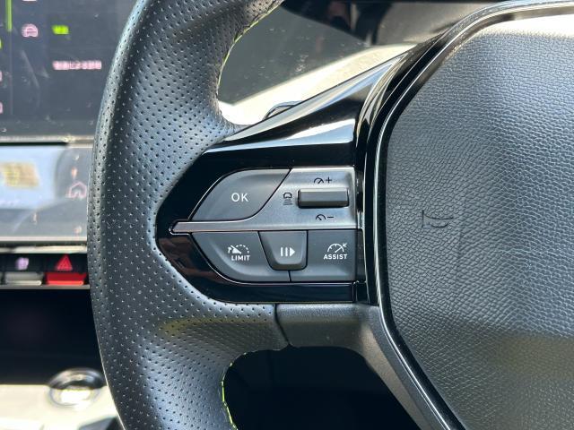 ３０８ ＳＷ　ＧＴ　ブルーＨＤｉ　１．５Ｌディーゼルターボ　純正ナビ　ＡｐｐｌｅＣａｒＰｌａｙ／ＡｎｄｒｏｉｄＡｕｔｏ　パノラミックサンルーフ　アルカンタラ／テップレザーシート　運転席メモリー機能付きパワーシート　認定中古車保証１年付（7枚目）
