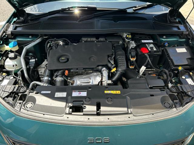 ３０８ ＳＷ　ＧＴ　ブルーＨＤｉ　１．５Ｌディーゼルターボ　純正ナビ　ＡｐｐｌｅＣａｒＰｌａｙ／ＡｎｄｒｏｉｄＡｕｔｏ　パノラミックサンルーフ　アルカンタラ／テップレザーシート　運転席メモリー機能付きパワーシート　認定中古車保証１年付（17枚目）