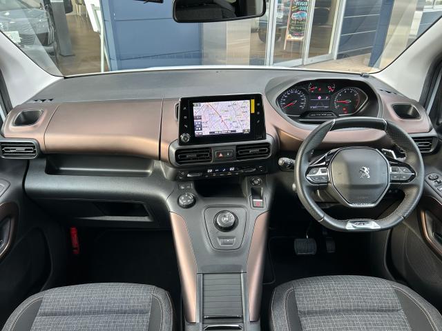 リフター ロングＧＴ　純正ナビ　ＡｐｐｌｅＣａｒｐｌａｙ／ＡｎｄｒｏｉｄＡｕｔｏ　ドラレコ前後　グリップコントロール　ＡＣＣ　ワイドバックカメラ　アクティブセーフティブレーキ　レーンキープアシスト　認定中古車保証１年間付き（3枚目）