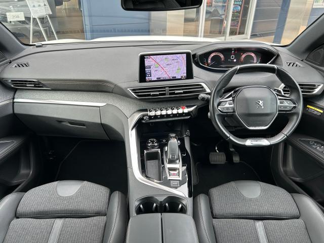 ５００８ ＧＴライン　ブルーＨＤｉ　車検整備＆認定中古車保証１年間付　純正ナビ　ＡｐｐｌｅＣａｒＰｌａｙ／ＡｎｄｒｏｉｄＡｕｔｏ　ドラレコ前後　グリップコントロール　運転席パワーシート＆マルチポイントランバーサポート　Ｆｒシートヒーター（3枚目）
