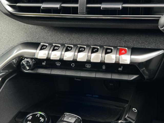 ５００８ ＧＴライン　ブルーＨＤｉ　車検整備＆認定中古車保証１年間付　純正ナビ　ＡｐｐｌｅＣａｒＰｌａｙ／ＡｎｄｒｏｉｄＡｕｔｏ　ドラレコ前後　グリップコントロール　運転席パワーシート＆マルチポイントランバーサポート　Ｆｒシートヒーター（5枚目）