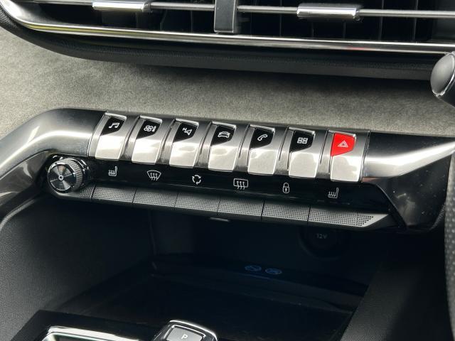 ５００８ ＧＴ　ブルーＨＤｉ　純正ナビ　フロントバックソナー　ワイドバックアイカメラ　アドバンスドグリップコントロール　アクティブクルーズコントロール　ブラインドスポットモニター　アルカンタラテップレザーシート　運転席パワーシート（5枚目）