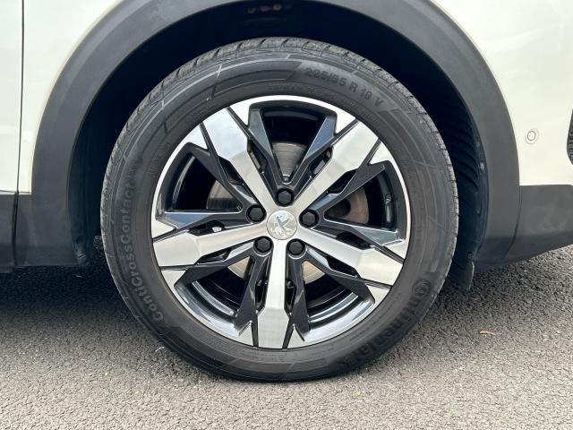 ５００８ ＧＴ　ブルーＨＤｉ　純正ナビ　フロントバックソナー　ワイドバックアイカメラ　アドバンスドグリップコントロール　アクティブクルーズコントロール　ブラインドスポットモニター　アルカンタラテップレザーシート　運転席パワーシート（16枚目）