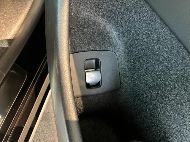 Ｅクラス Ｅ２２０ｄ　アバンギャルド　ＡＭＧラインパッケージ　ＡＭＧラインパッケージ　アドバンスドパッケージ　デジタルインテリアパッケージ　レザーエクスクルーシブパッケージ（22枚目）