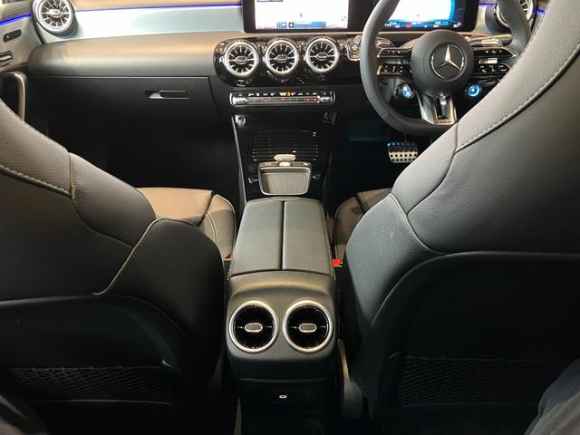 Ａクラス Ａ３５　４マチック　ＭＰ２０２５０１　スペクトラルブルー　弊社デモカーＵＰ　パノラミックスライディングルーフ　アドバンスドパッケージ　本革ブラック（22枚目）