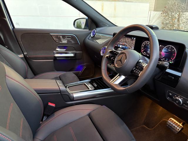 GLAクラス GLA200d 4マチック AMGラインパッケージ 弊社デモカー アドバンスドサウンドシステム アンビエントライト64色 360°カメラ フットトランクオープナー メルセデスケア継承 認定中古車保証 スペクトラルブルー 20インチAMGアルミホイール(10枚目)