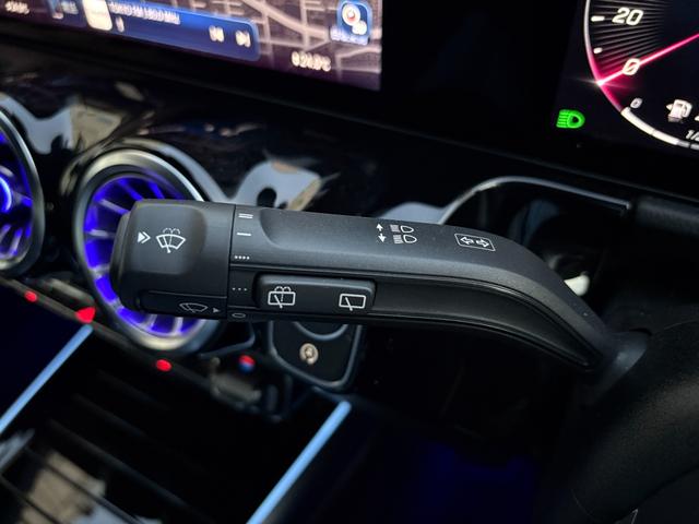 GLAクラス GLA200d 4マチック AMGラインパッケージ 弊社デモカー アドバンスドサウンドシステム アンビエントライト64色 360°カメラ フットトランクオープナー メルセデスケア継承 認定中古車保証 スペクトラルブルー 20インチAMGアルミホイール(17枚目)