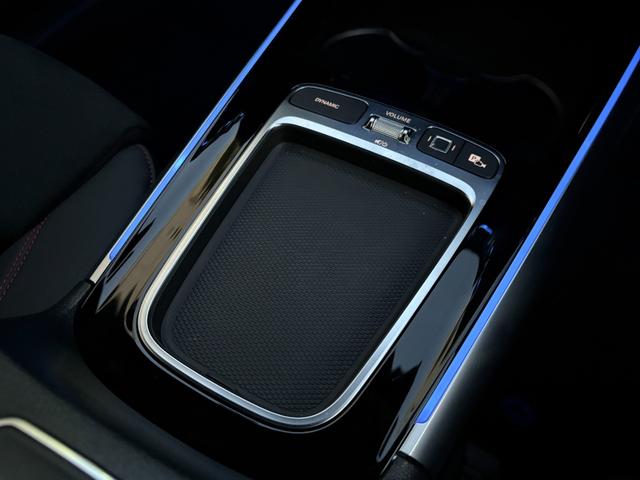 GLAクラス GLA200d 4マチック AMGラインパッケージ 弊社デモカー アドバンスドサウンドシステム アンビエントライト64色 360°カメラ フットトランクオープナー メルセデスケア継承 認定中古車保証 スペクトラルブルー 20インチAMGアルミホイール(24枚目)