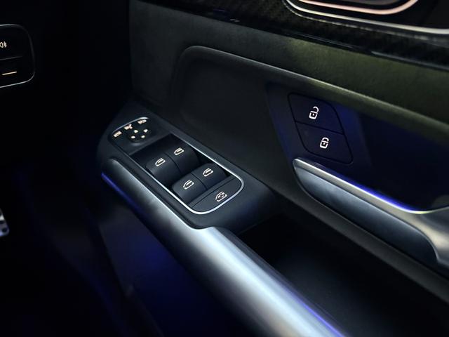 GLAクラス GLA200d 4マチック AMGラインパッケージ 弊社デモカー アドバンスドサウンドシステム アンビエントライト64色 360°カメラ フットトランクオープナー メルセデスケア継承 認定中古車保証 スペクトラルブルー 20インチAMGアルミホイール(29枚目)