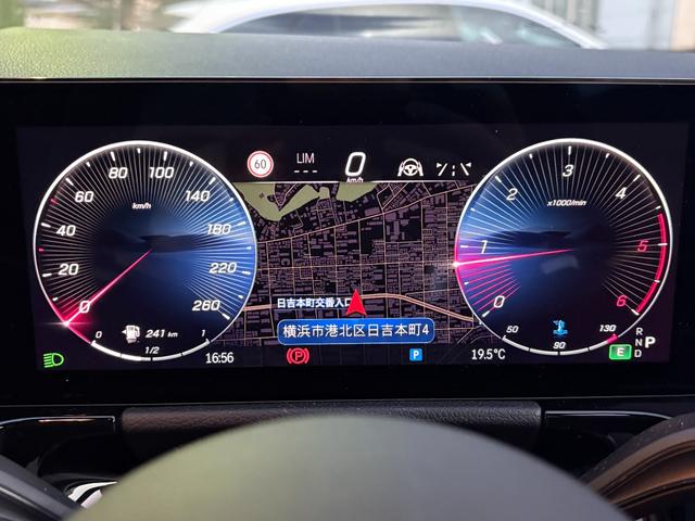 GLAクラス GLA200d 4マチック AMGラインパッケージ 弊社デモカー アドバンスドサウンドシステム アンビエントライト64色 360°カメラ フットトランクオープナー メルセデスケア継承 認定中古車保証 スペクトラルブルー 20インチAMGアルミホイール(32枚目)