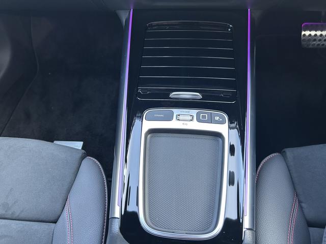 ＧＬＡクラス ＧＬＡ１８０　ＡＭＧラインパッケージ　弊社デモカー　パノラミックスライディングルーフ　プライバシーガラス　アドバンスドサウンドシステム　ドライビングアシスタンスパッケージ　３６０°カメラシステム　フットトランクオープナーメルセデスケア継承（24枚目）