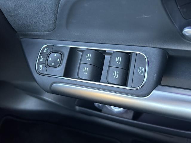 ＧＬＡクラス ＧＬＡ１８０　ＡＭＧラインパッケージ　弊社デモカー　パノラミックスライディングルーフ　プライバシーガラス　アドバンスドサウンドシステム　ドライビングアシスタンスパッケージ　３６０°カメラシステム　フットトランクオープナーメルセデスケア継承（40枚目）