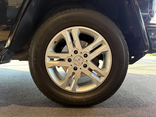 Ｇクラス 　弊社下取／ラグジュアリーＰ／パノラマ／本革／パワーシート／シートヒーター／アンビエントライト／イモビライザー／ラグジュアリーヘッドレスト／５ツインスポークアルミホイール／禁煙車／認定中古車保証（10枚目）