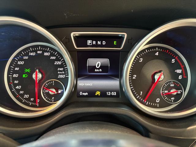 Ｇクラス 　弊社下取／ラグジュアリーＰ／パノラマ／本革／パワーシート／シートヒーター／アンビエントライト／イモビライザー／ラグジュアリーヘッドレスト／５ツインスポークアルミホイール／禁煙車／認定中古車保証（13枚目）