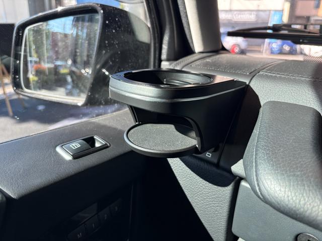 Ｇクラス 　弊社下取／ラグジュアリーＰ／パノラマ／本革／パワーシート／シートヒーター／アンビエントライト／イモビライザー／ラグジュアリーヘッドレスト／５ツインスポークアルミホイール／禁煙車／認定中古車保証（30枚目）