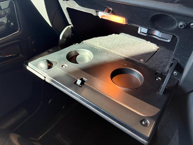 Ｇクラス 　弊社下取／ラグジュアリーＰ／パノラマ／本革／パワーシート／シートヒーター／アンビエントライト／イモビライザー／ラグジュアリーヘッドレスト／５ツインスポークアルミホイール／禁煙車／認定中古車保証（31枚目）