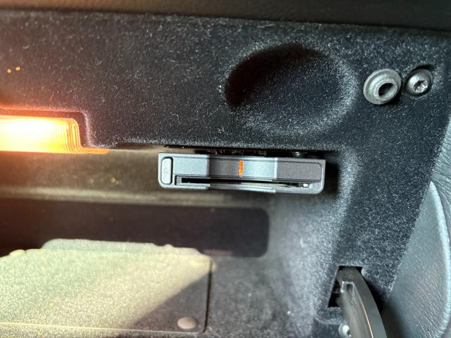 Ｇクラス 　弊社下取／ラグジュアリーＰ／パノラマ／本革／パワーシート／シートヒーター／アンビエントライト／イモビライザー／ラグジュアリーヘッドレスト／５ツインスポークアルミホイール／禁煙車／認定中古車保証（32枚目）