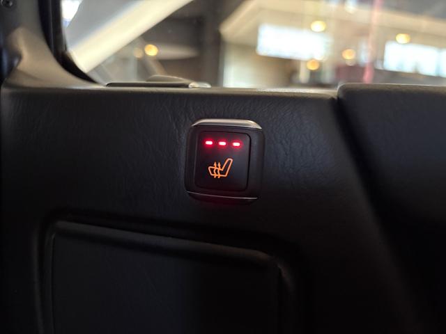 Ｇクラス 　弊社下取／ラグジュアリーＰ／パノラマ／本革／パワーシート／シートヒーター／アンビエントライト／イモビライザー／ラグジュアリーヘッドレスト／５ツインスポークアルミホイール／禁煙車／認定中古車保証（39枚目）