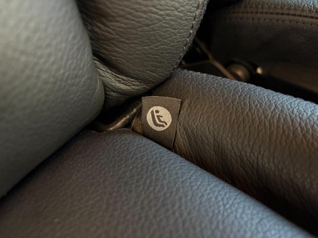 Ｇクラス 　弊社下取／ラグジュアリーＰ／パノラマ／本革／パワーシート／シートヒーター／アンビエントライト／イモビライザー／ラグジュアリーヘッドレスト／５ツインスポークアルミホイール／禁煙車／認定中古車保証（42枚目）