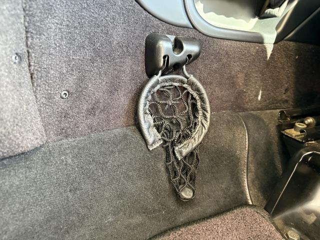 Ｇクラス 　弊社下取／ラグジュアリーＰ／パノラマ／本革／パワーシート／シートヒーター／アンビエントライト／イモビライザー／ラグジュアリーヘッドレスト／５ツインスポークアルミホイール／禁煙車／認定中古車保証（61枚目）