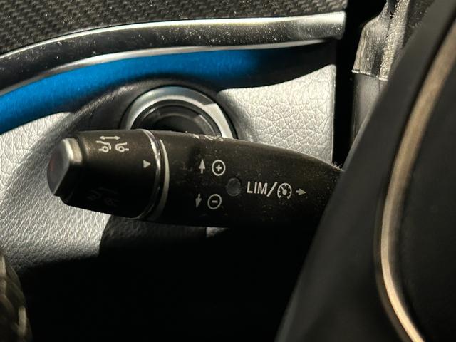 Ｖクラス Ｖ２２０ｄ　アバンギャルド　ＡＭＧライン　弊社下取り／ＡＭＧデザインエクステリア／カーボン調インテリアトリム／３６０°カメラシステム／電動デュアルスライディングドア／本革シート／１９インチＡＭＧ７ツインスポークアルミホイール／認定中古車保証（10枚目）