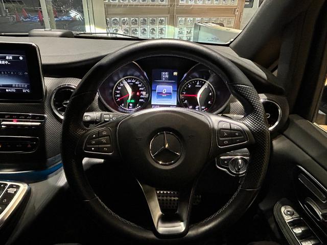 Ｖクラス Ｖ２２０ｄ　アバンギャルド　ＡＭＧライン　弊社下取り／ＡＭＧデザインエクステリア／カーボン調インテリアトリム／３６０°カメラシステム／電動デュアルスライディングドア／本革シート／１９インチＡＭＧ７ツインスポークアルミホイール／認定中古車保証（13枚目）