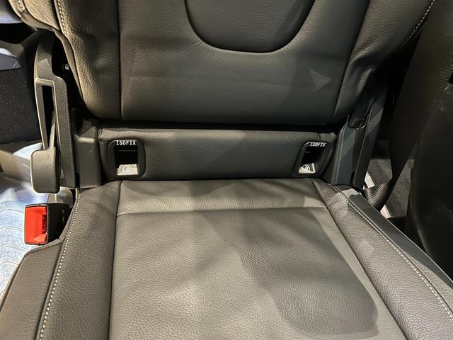 Ｖクラス Ｖ２２０ｄ　アバンギャルド　ＡＭＧライン　弊社下取り／ＡＭＧデザインエクステリア／カーボン調インテリアトリム／３６０°カメラシステム／電動デュアルスライディングドア／本革シート／１９インチＡＭＧ７ツインスポークアルミホイール／認定中古車保証（25枚目）