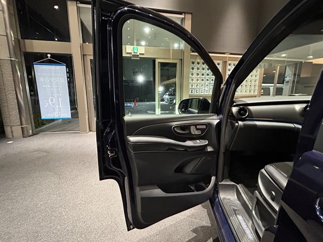 Ｖクラス Ｖ２２０ｄ　アバンギャルド　ＡＭＧライン　弊社下取り／ＡＭＧデザインエクステリア／カーボン調インテリアトリム／３６０°カメラシステム／電動デュアルスライディングドア／本革シート／１９インチＡＭＧ７ツインスポークアルミホイール／認定中古車保証（29枚目）