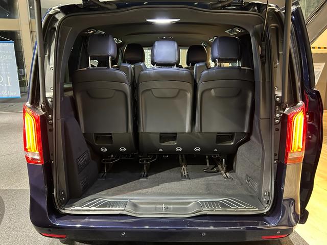 Ｖクラス Ｖ２２０ｄ　アバンギャルド　ＡＭＧライン　弊社下取り／ＡＭＧデザインエクステリア／カーボン調インテリアトリム／３６０°カメラシステム／電動デュアルスライディングドア／本革シート／１９インチＡＭＧ７ツインスポークアルミホイール／認定中古車保証（31枚目）