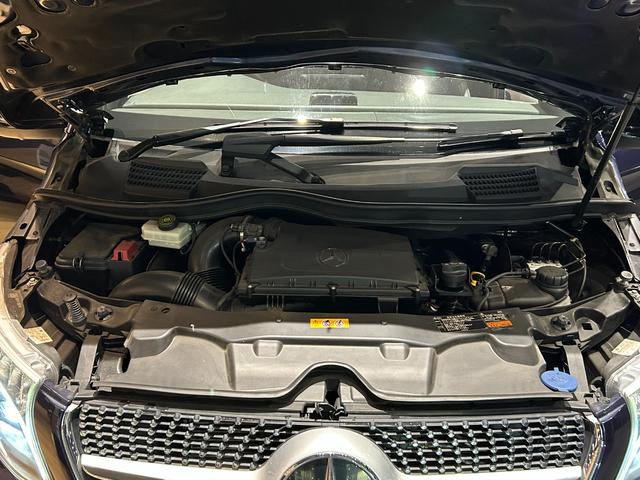 Ｖクラス Ｖ２２０ｄ　アバンギャルド　ＡＭＧライン　弊社下取り／ＡＭＧデザインエクステリア／カーボン調インテリアトリム／３６０°カメラシステム／電動デュアルスライディングドア／本革シート／１９インチＡＭＧ７ツインスポークアルミホイール／認定中古車保証（35枚目）