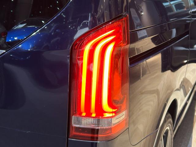 Ｖクラス Ｖ２２０ｄ　アバンギャルド　ＡＭＧライン　弊社下取り／ＡＭＧデザインエクステリア／カーボン調インテリアトリム／３６０°カメラシステム／電動デュアルスライディングドア／本革シート／１９インチＡＭＧ７ツインスポークアルミホイール／認定中古車保証（36枚目）