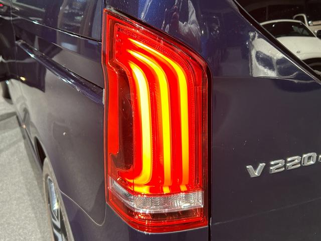 Ｖクラス Ｖ２２０ｄ　アバンギャルド　ＡＭＧライン　弊社下取り／ＡＭＧデザインエクステリア／カーボン調インテリアトリム／３６０°カメラシステム／電動デュアルスライディングドア／本革シート／１９インチＡＭＧ７ツインスポークアルミホイール／認定中古車保証（37枚目）