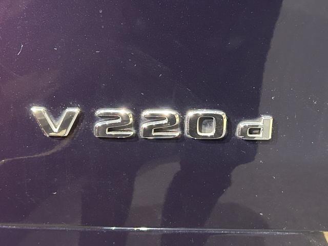 Ｖクラス Ｖ２２０ｄ　アバンギャルド　ＡＭＧライン　弊社下取り／ＡＭＧデザインエクステリア／カーボン調インテリアトリム／３６０°カメラシステム／電動デュアルスライディングドア／本革シート／１９インチＡＭＧ７ツインスポークアルミホイール／認定中古車保証（38枚目）