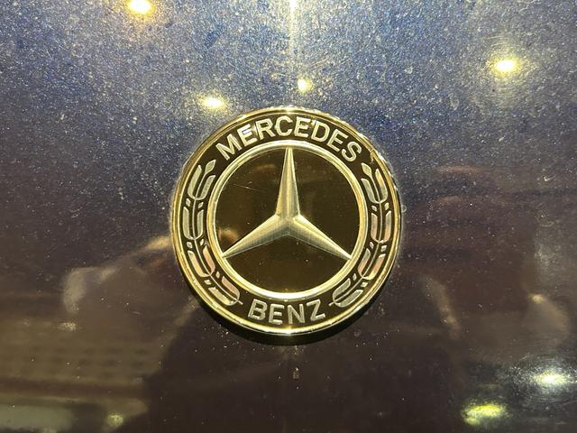 Ｖクラス Ｖ２２０ｄ　アバンギャルド　ＡＭＧライン　弊社下取り／ＡＭＧデザインエクステリア／カーボン調インテリアトリム／３６０°カメラシステム／電動デュアルスライディングドア／本革シート／１９インチＡＭＧ７ツインスポークアルミホイール／認定中古車保証（42枚目）