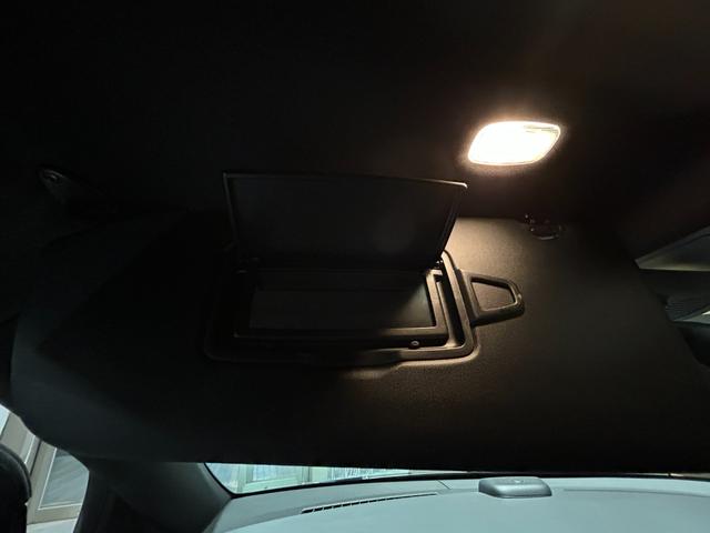 Ｖクラス Ｖ２２０ｄ　アバンギャルド　ＡＭＧライン　弊社下取り／ＡＭＧデザインエクステリア／カーボン調インテリアトリム／３６０°カメラシステム／電動デュアルスライディングドア／本革シート／１９インチＡＭＧ７ツインスポークアルミホイール／認定中古車保証（51枚目）