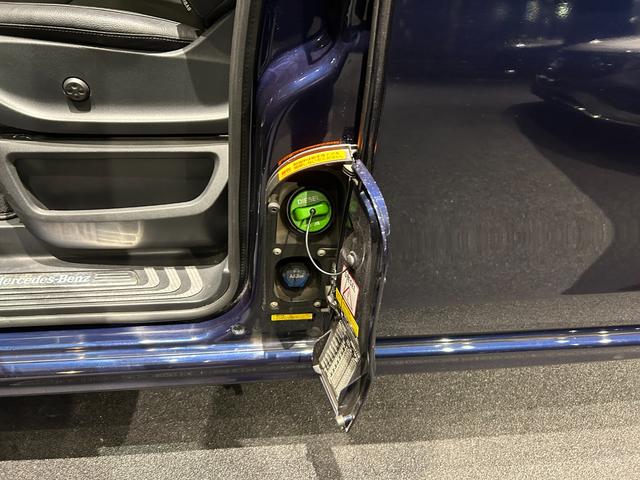 Ｖクラス Ｖ２２０ｄ　アバンギャルド　ＡＭＧライン　弊社下取り／ＡＭＧデザインエクステリア／カーボン調インテリアトリム／３６０°カメラシステム／電動デュアルスライディングドア／本革シート／１９インチＡＭＧ７ツインスポークアルミホイール／認定中古車保証（53枚目）