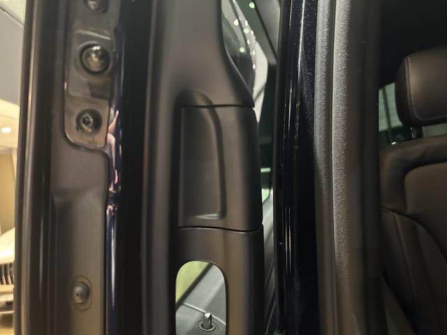 Ｖクラス Ｖ２２０ｄ　アバンギャルド　ＡＭＧライン　弊社下取り／ＡＭＧデザインエクステリア／カーボン調インテリアトリム／３６０°カメラシステム／電動デュアルスライディングドア／本革シート／１９インチＡＭＧ７ツインスポークアルミホイール／認定中古車保証（59枚目）