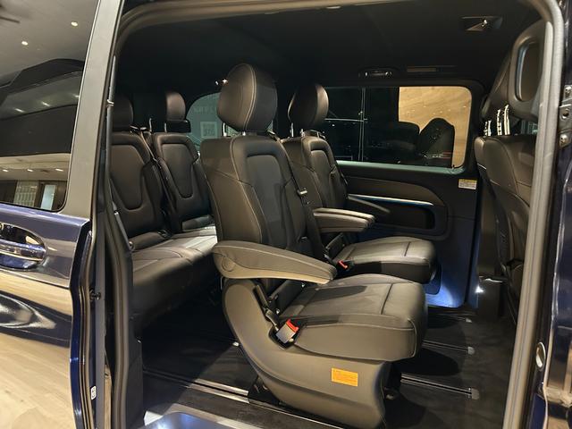 Ｖクラス Ｖ２２０ｄ　アバンギャルド　ＡＭＧライン　弊社下取り／ＡＭＧデザインエクステリア／カーボン調インテリアトリム／３６０°カメラシステム／電動デュアルスライディングドア／本革シート／１９インチＡＭＧ７ツインスポークアルミホイール／認定中古車保証（60枚目）