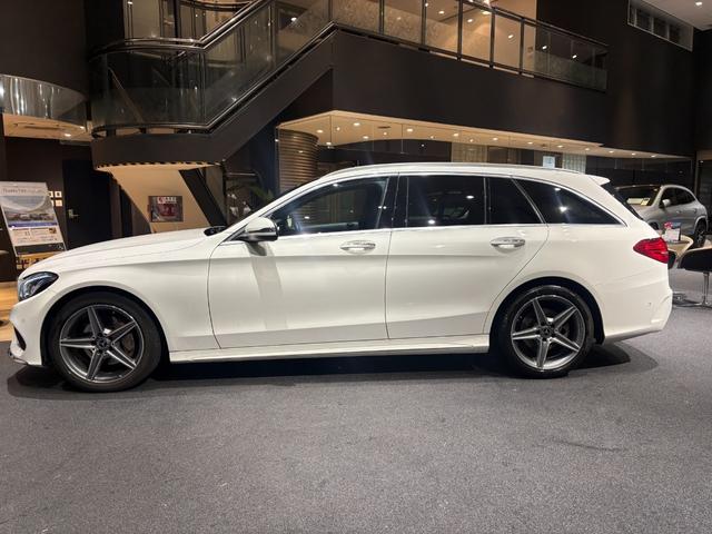 Ｃクラスステーションワゴン Ｃ２２０ｄ　ステーションワゴンローレウスエディション　弊社ユーザー様お下取り車両／認定中古車保障２年／禁煙車／エアサスペンション／アダプティブヘッドライト／ディストロニック／ＡＭＧライン／パノラミックスライディングルーフ／シートヒーター／電動テールゲート（3枚目）