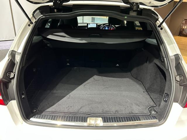 Ｃクラスステーションワゴン Ｃ２２０ｄ　ステーションワゴンローレウスエディション　弊社ユーザー様お下取り車両／認定中古車保障２年／禁煙車／エアサスペンション／アダプティブヘッドライト／ディストロニック／ＡＭＧライン／パノラミックスライディングルーフ／シートヒーター／電動テールゲート（7枚目）