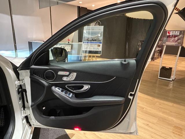 Ｃクラスステーションワゴン Ｃ２２０ｄ　ステーションワゴンローレウスエディション　弊社ユーザー様お下取り車両／認定中古車保障２年／禁煙車／エアサスペンション／アダプティブヘッドライト／ディストロニック／ＡＭＧライン／パノラミックスライディングルーフ／シートヒーター／電動テールゲート（12枚目）