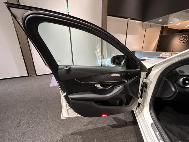 Ｃクラスステーションワゴン Ｃ２２０ｄ　ステーションワゴンローレウスエディション　弊社ユーザー様お下取り車両／認定中古車保障２年／禁煙車／エアサスペンション／アダプティブヘッドライト／ディストロニック／ＡＭＧライン／パノラミックスライディングルーフ／シートヒーター／電動テールゲート（15枚目）