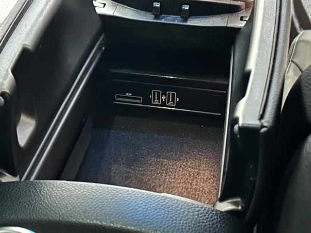 Ｃクラスステーションワゴン Ｃ２２０ｄ　ステーションワゴンローレウスエディション　弊社ユーザー様お下取り車両／認定中古車保障２年／禁煙車／エアサスペンション／アダプティブヘッドライト／ディストロニック／ＡＭＧライン／パノラミックスライディングルーフ／シートヒーター／電動テールゲート（45枚目）