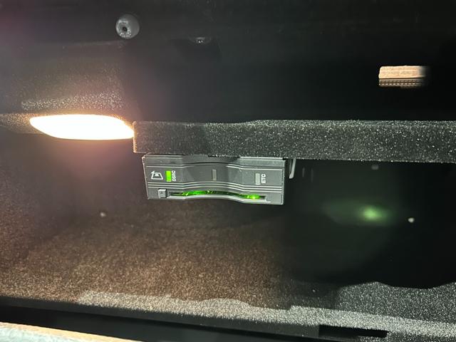 Ｃクラスステーションワゴン Ｃ２２０ｄ　ステーションワゴンローレウスエディション　弊社ユーザー様お下取り車両／認定中古車保障２年／禁煙車／エアサスペンション／アダプティブヘッドライト／ディストロニック／ＡＭＧライン／パノラミックスライディングルーフ／シートヒーター／電動テールゲート（49枚目）