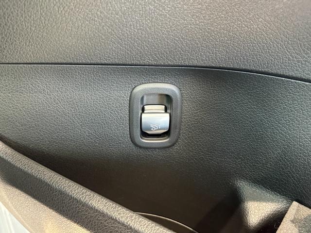 Cクラス C200 ラグジュアリー 弊社デモカーアップ/禁煙車/新車保証継承/Brumesterサラサウンドシステム/シートベンチレーター/リアアクスルステアリング/アダプティブダンピングシステム/本革シート/パノラミックSルーフ(26枚目)